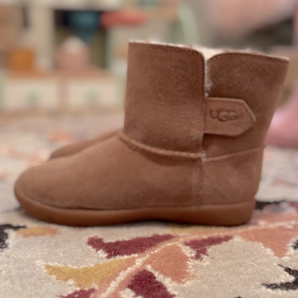 Ugg Keelan Toddler Boots - Picture 1 of 5